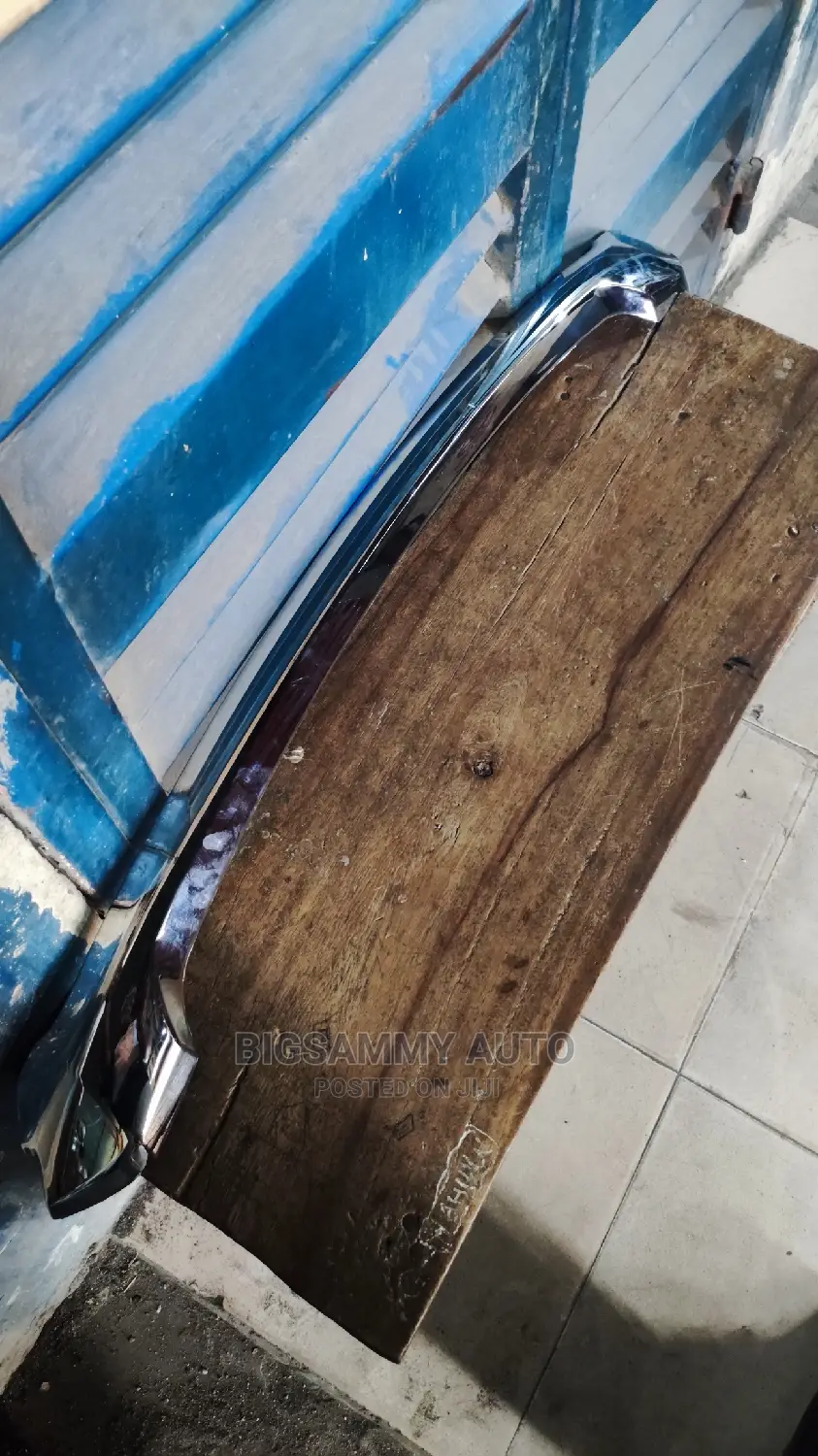 Hilux Bonnet Chrome