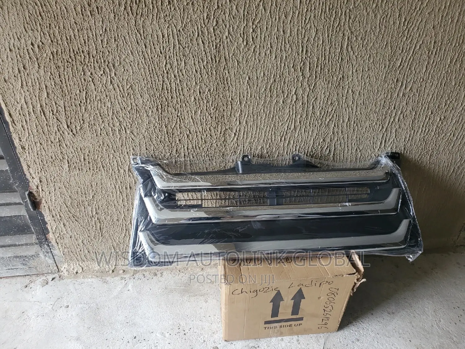 Front Grille For Toyota Hiace (Hummer Bus) 2014-2017 Model
