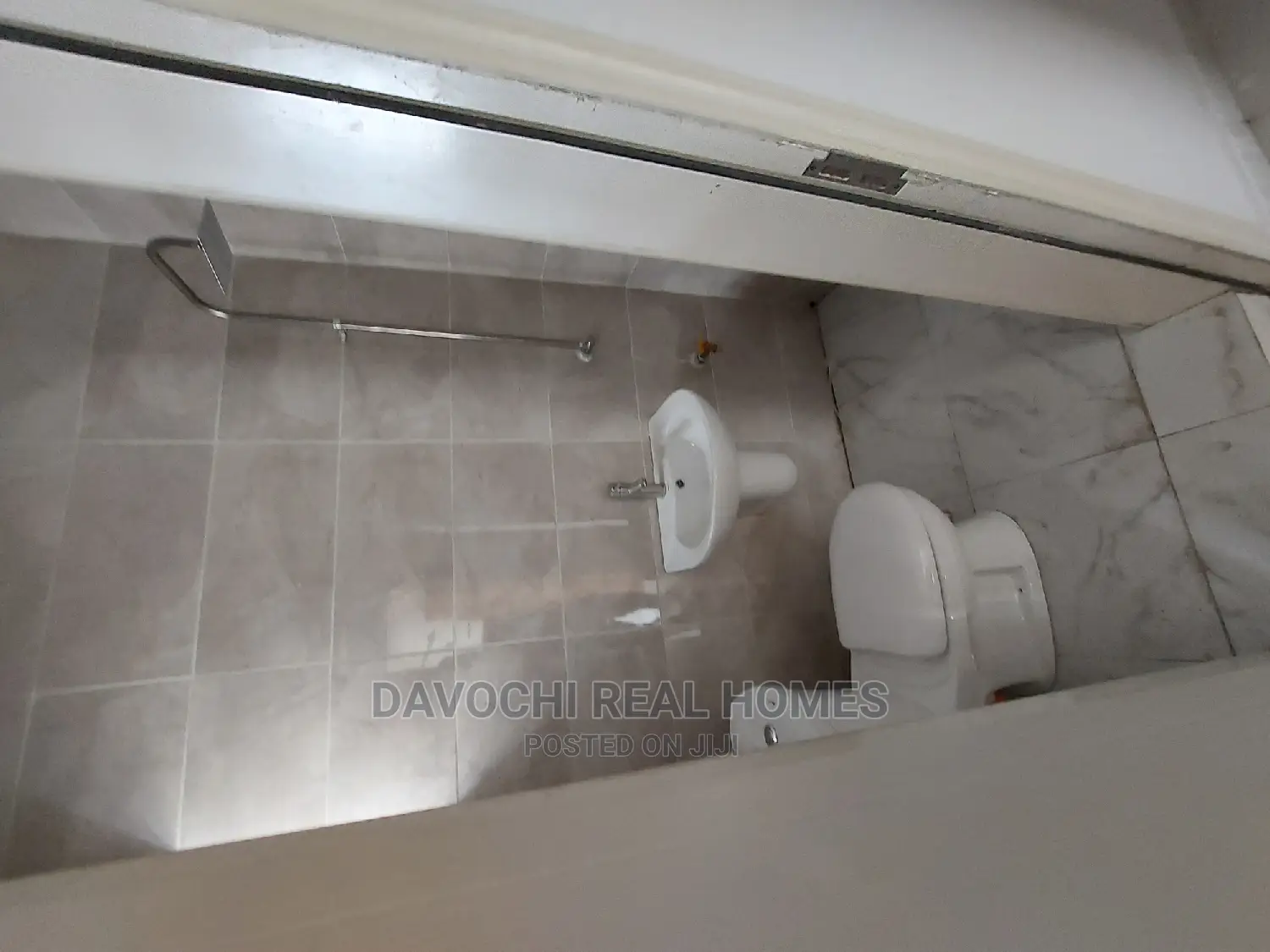 4bdrm Duplex in Around Lagos, Abraham Adesanya Estate for rent