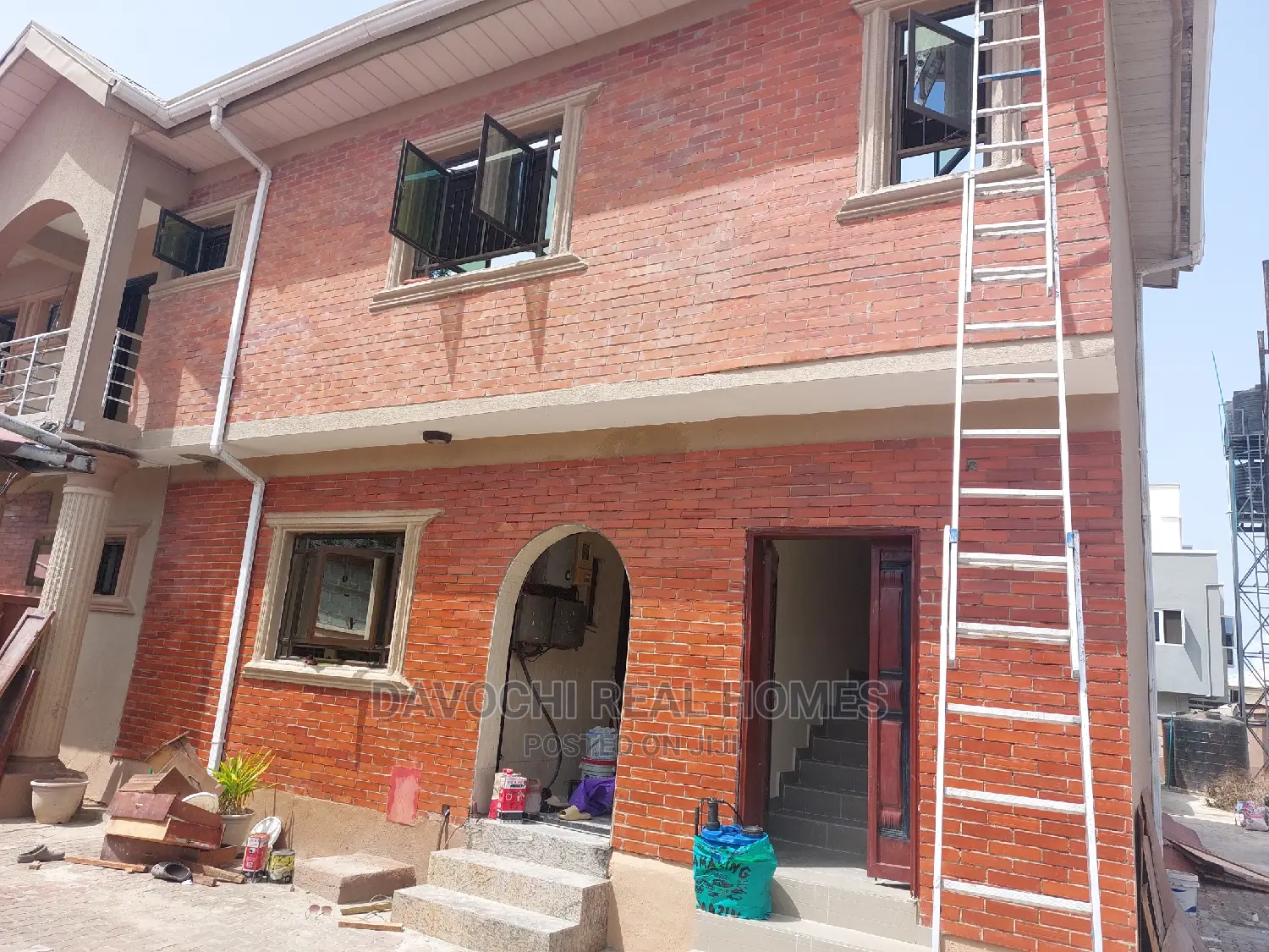 3bdrm Apartment in Ikota Villa Estate for rent