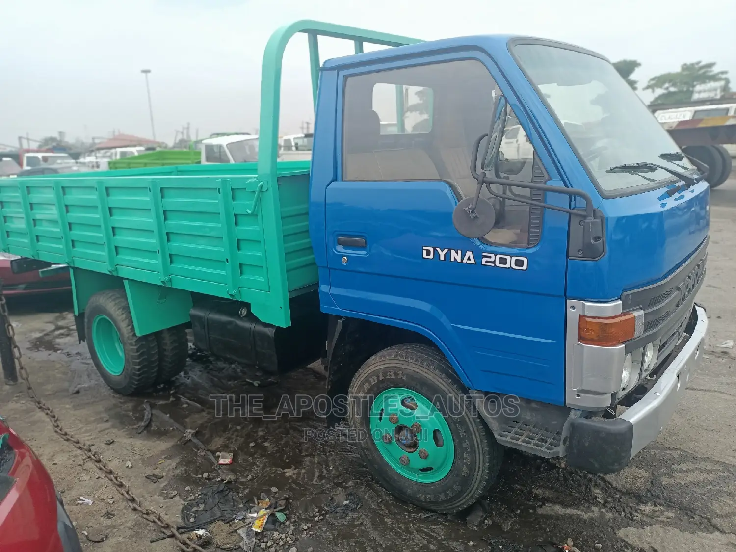 Six Tyres Dyna Truck
