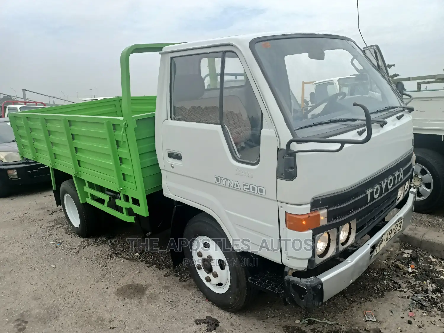 Dyna 200 Truck Six Tyres Strong