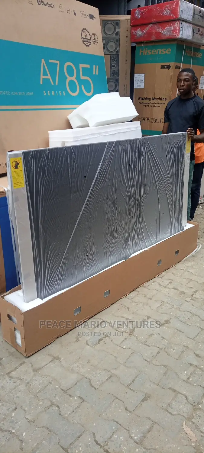 Original Hisense 85" Television Uhd Smart TV With Warranty.