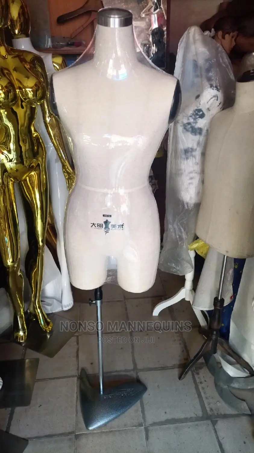 Size 10 Body Female Fully Pinnable Diammnig Dressform