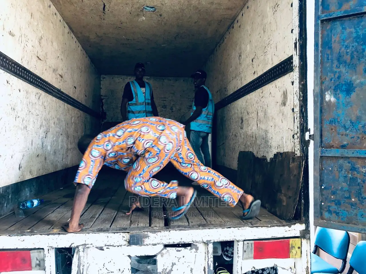 Truck Hire/Van Hire for Logistics/Relocation