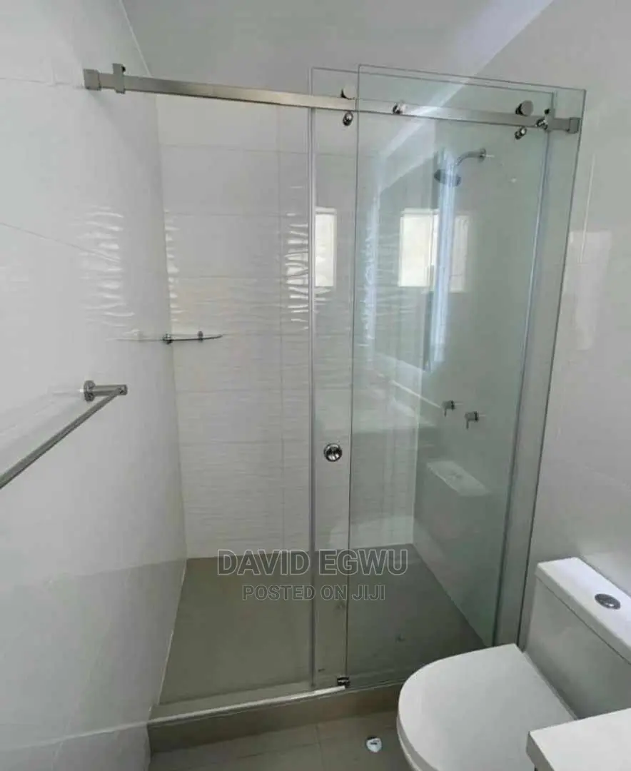 Sliding Shower Cubicle With Tampered Glass