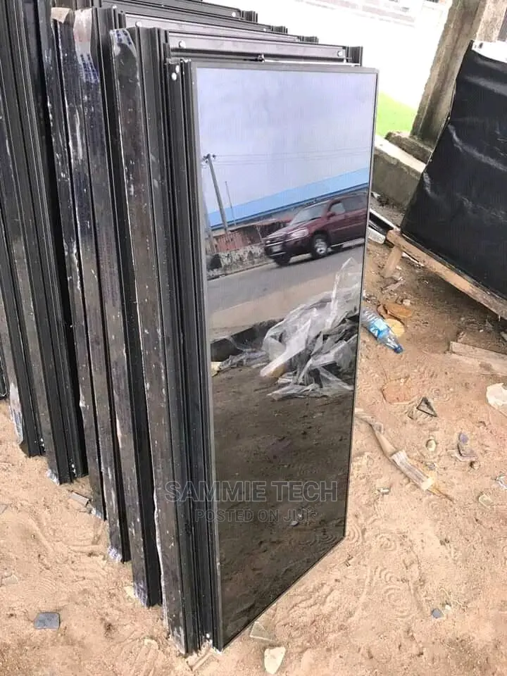 Frameless Window