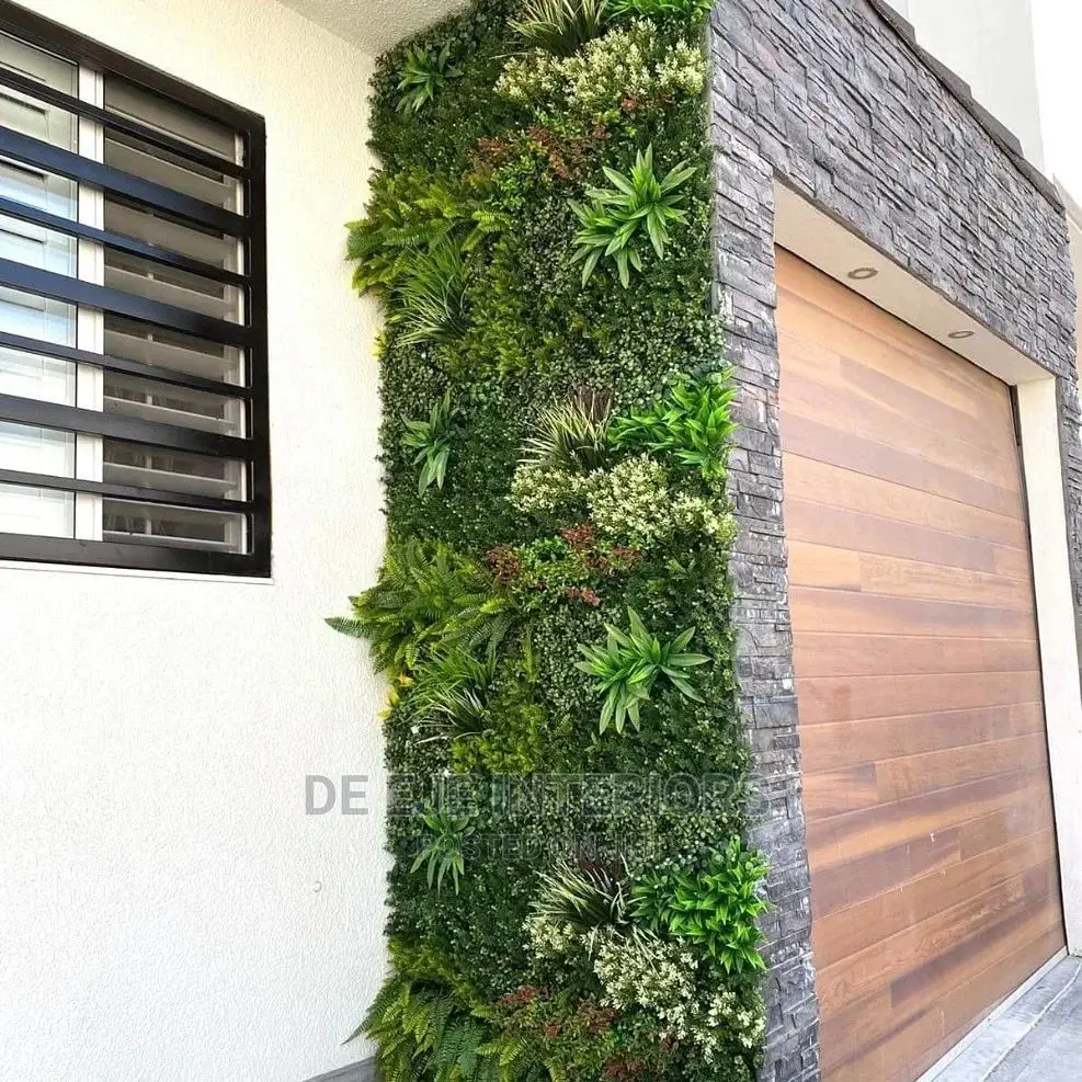 Wall Mat With Flowers