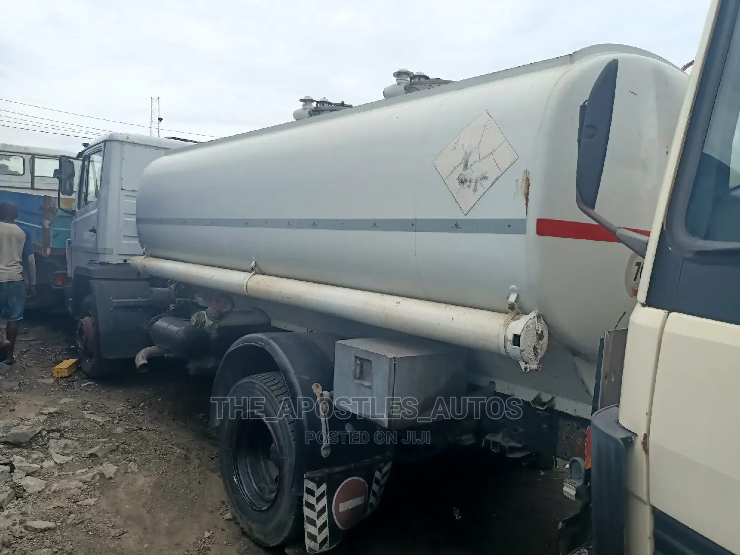 Mercedes Benz Diesel Tanker ( Litres)