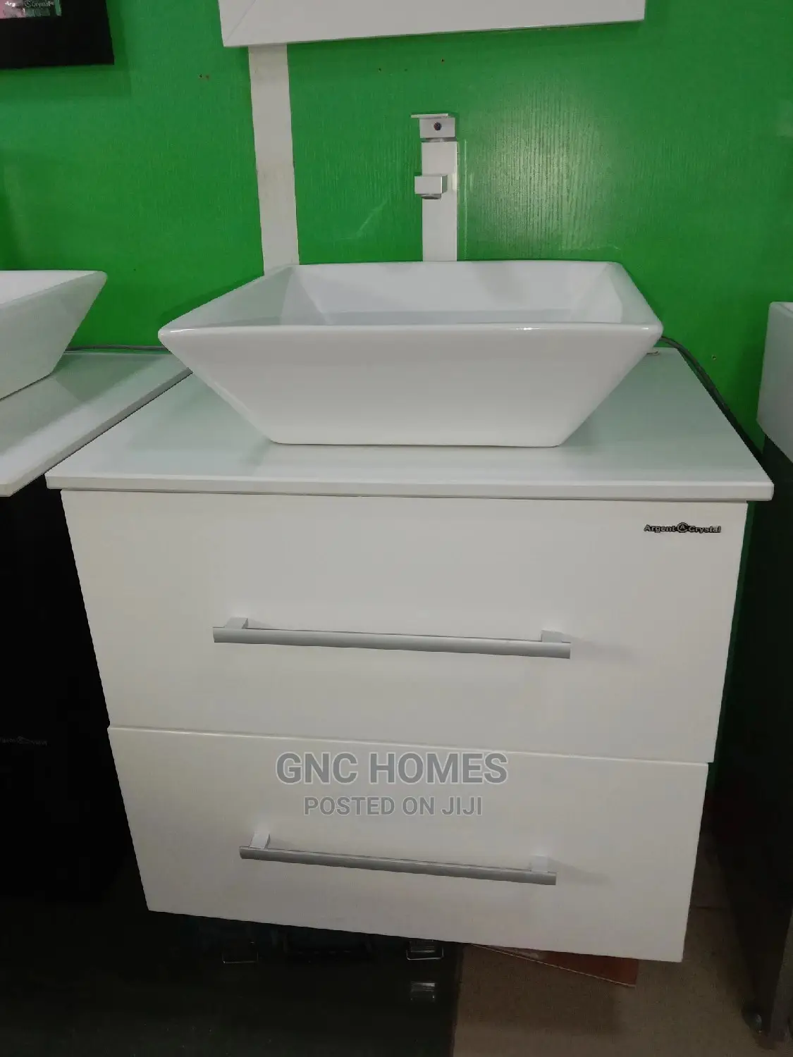 Standard Uk Carbinet Basin With Mirror