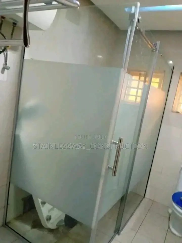 Shower Cubicle (L From)