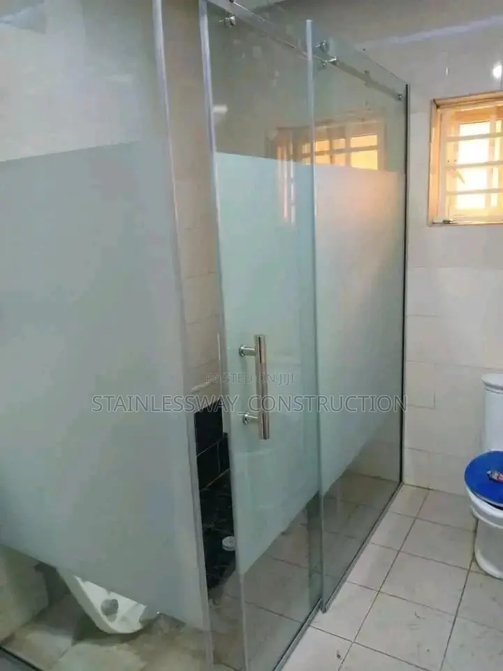 Shower Cubicle (L From)