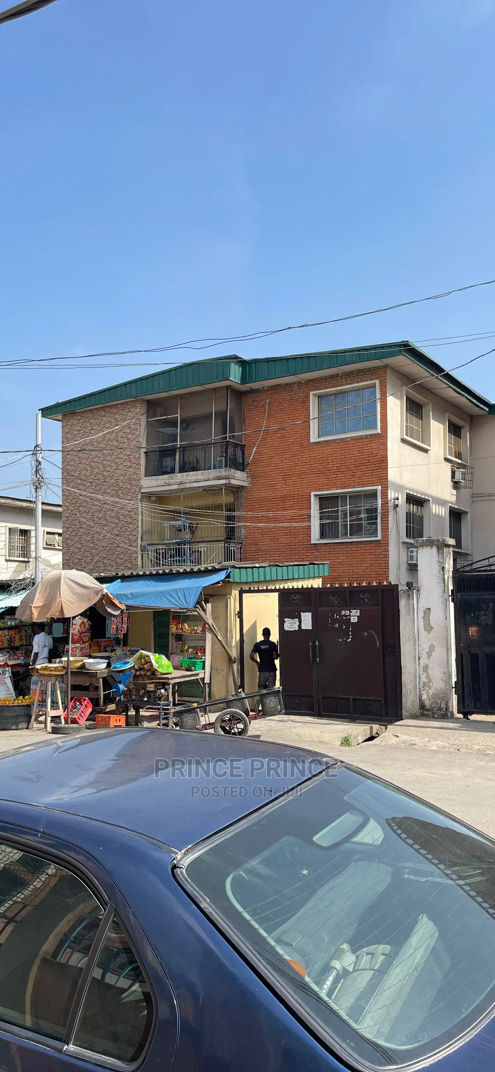 3bdrm Block of Flats in Surulere for sale