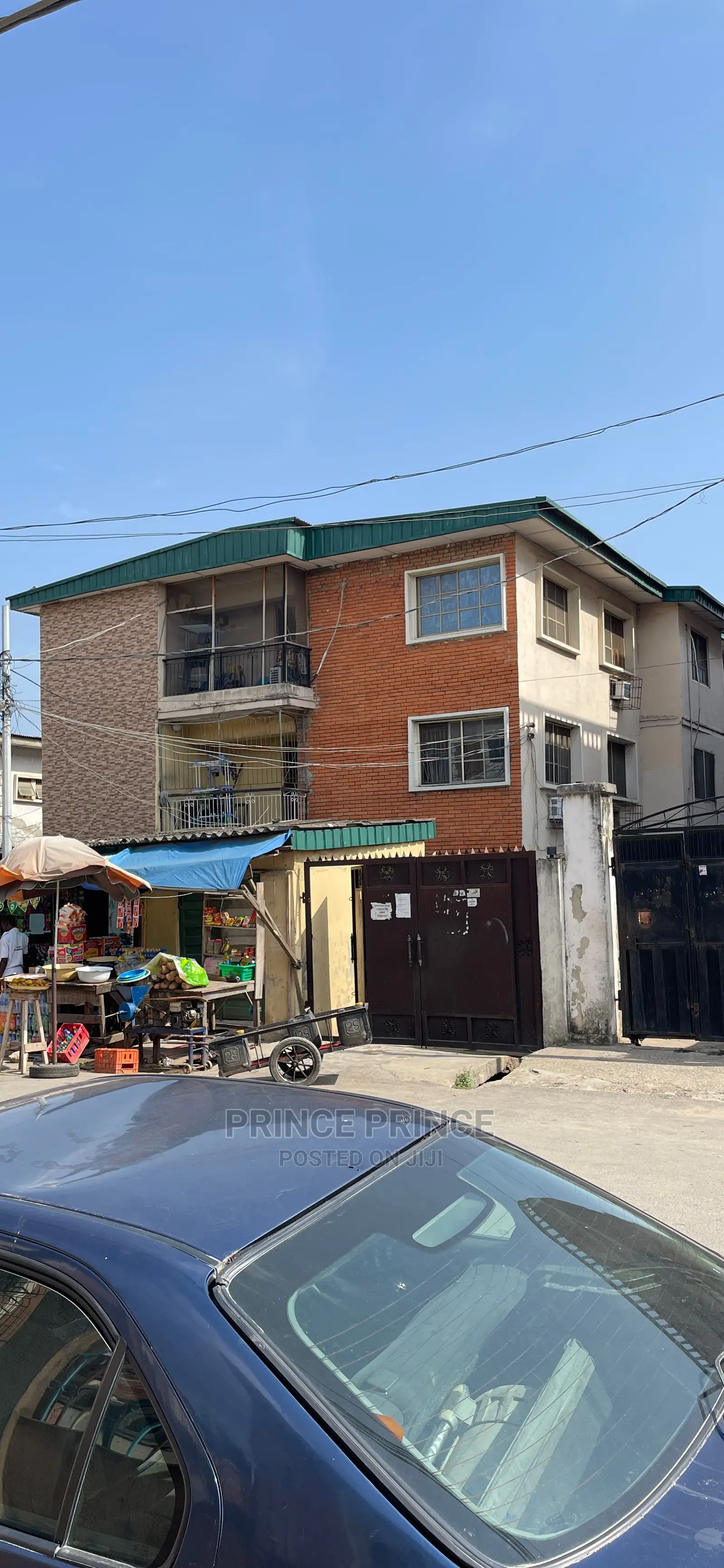 3bdrm Block of Flats in Surulere for sale