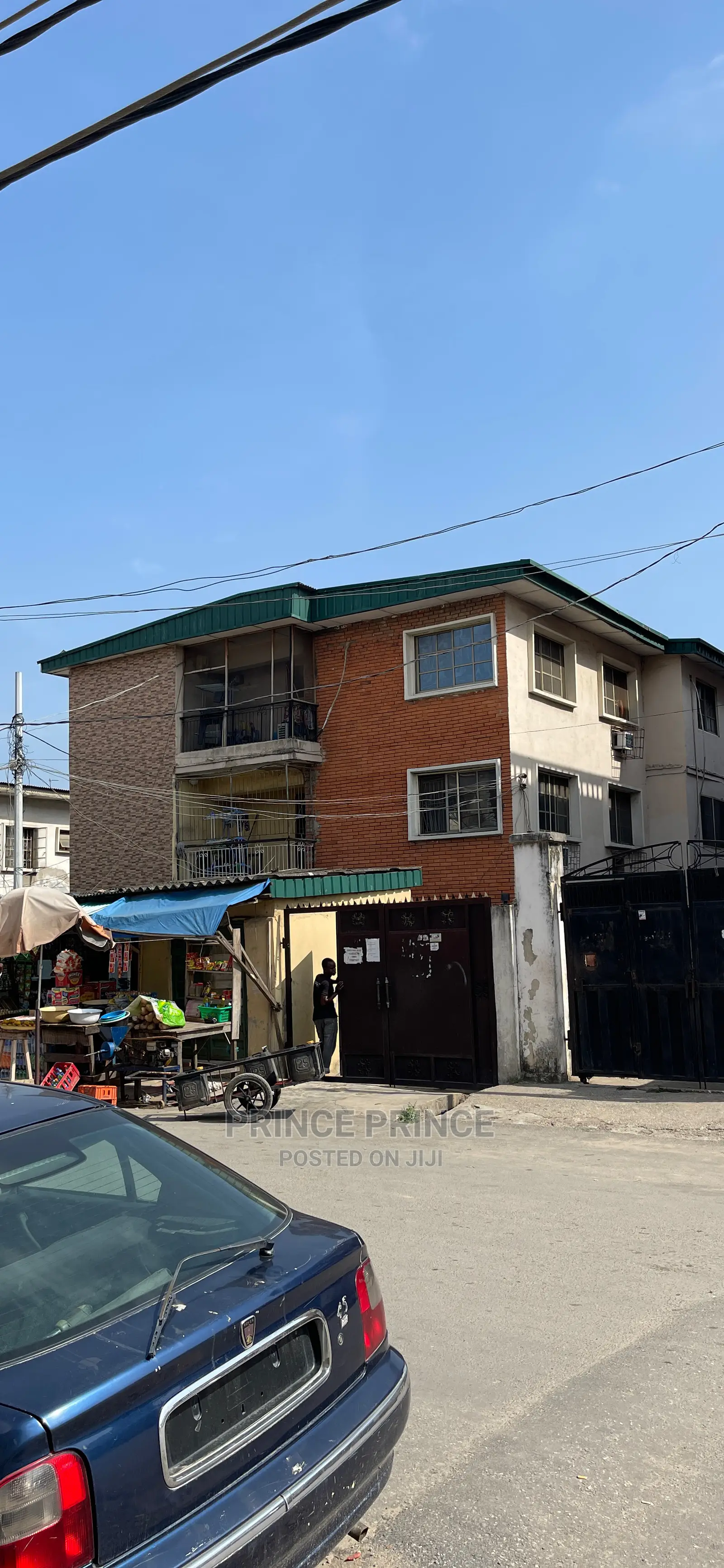 3bdrm Block of Flats in Surulere for sale