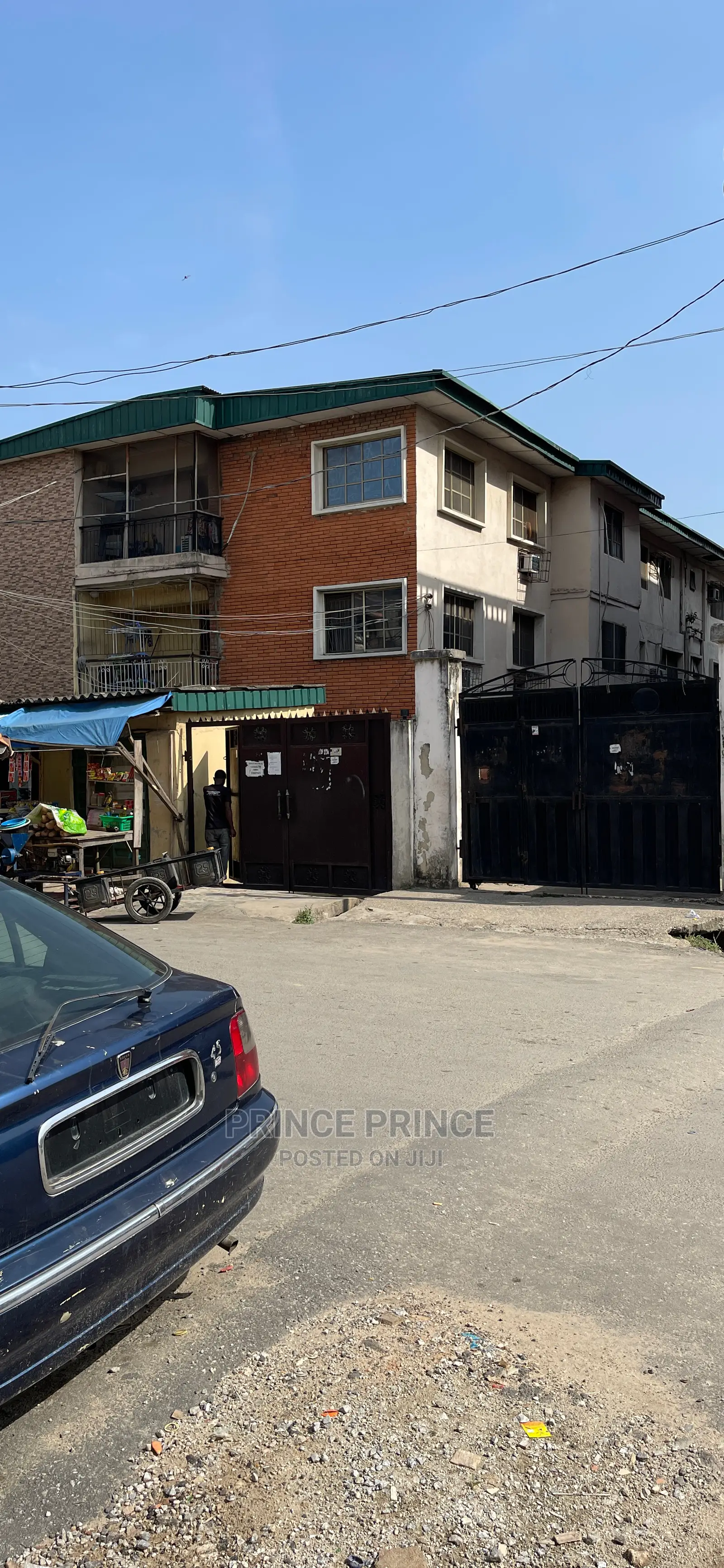 3bdrm Block of Flats in Surulere for sale