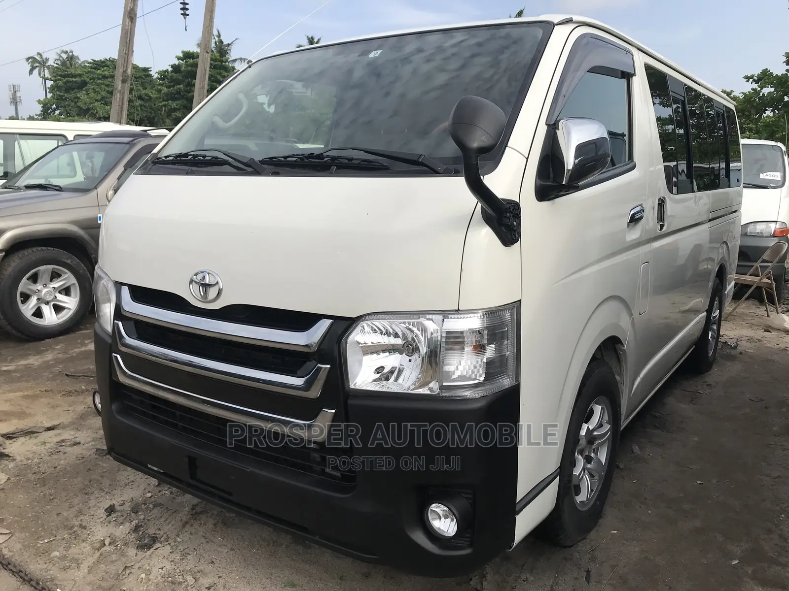 Toyota HiAce 2010