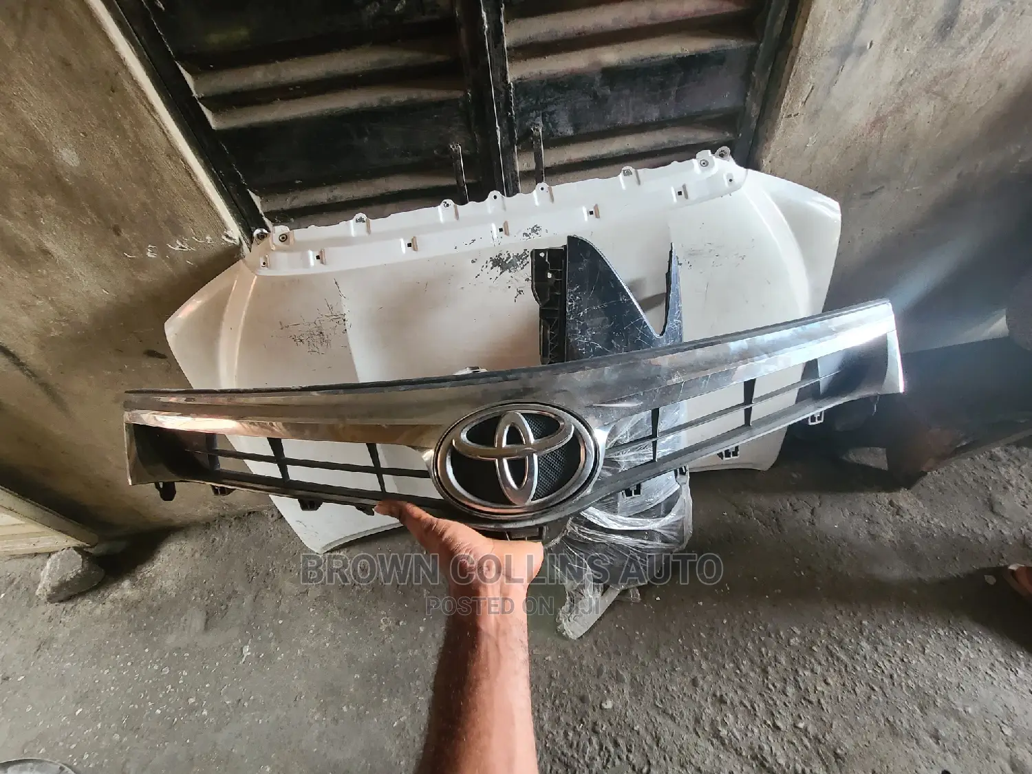 Front Grill Toyota Avalon 2014
