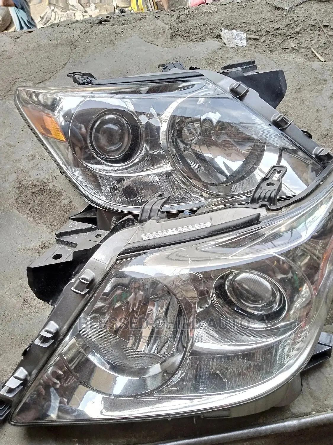 Headlights Lexus LX 570 2010