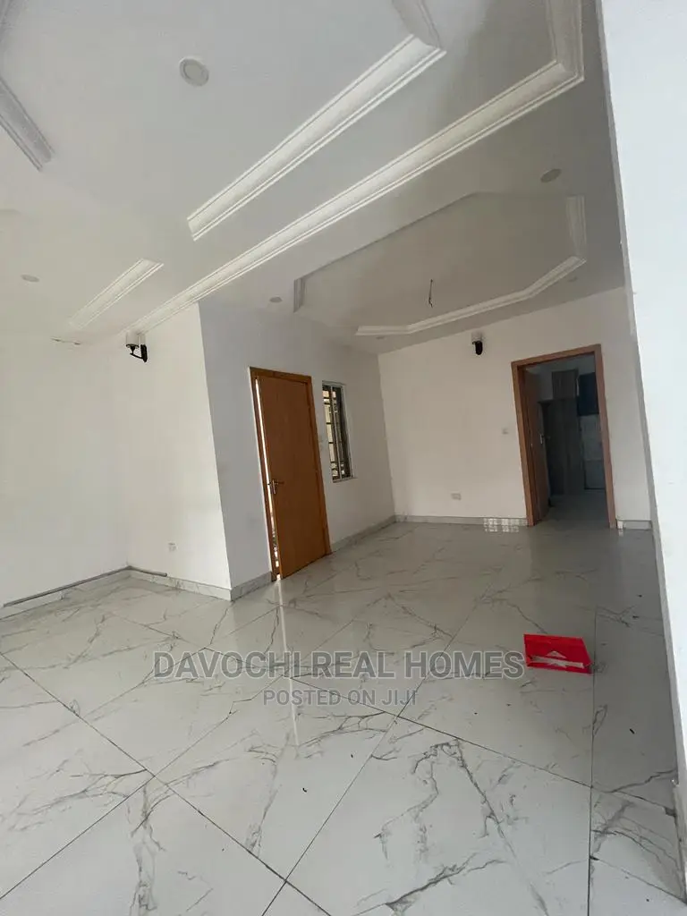 4bdrm Duplex in Cooplag Estate, Chevron for sale