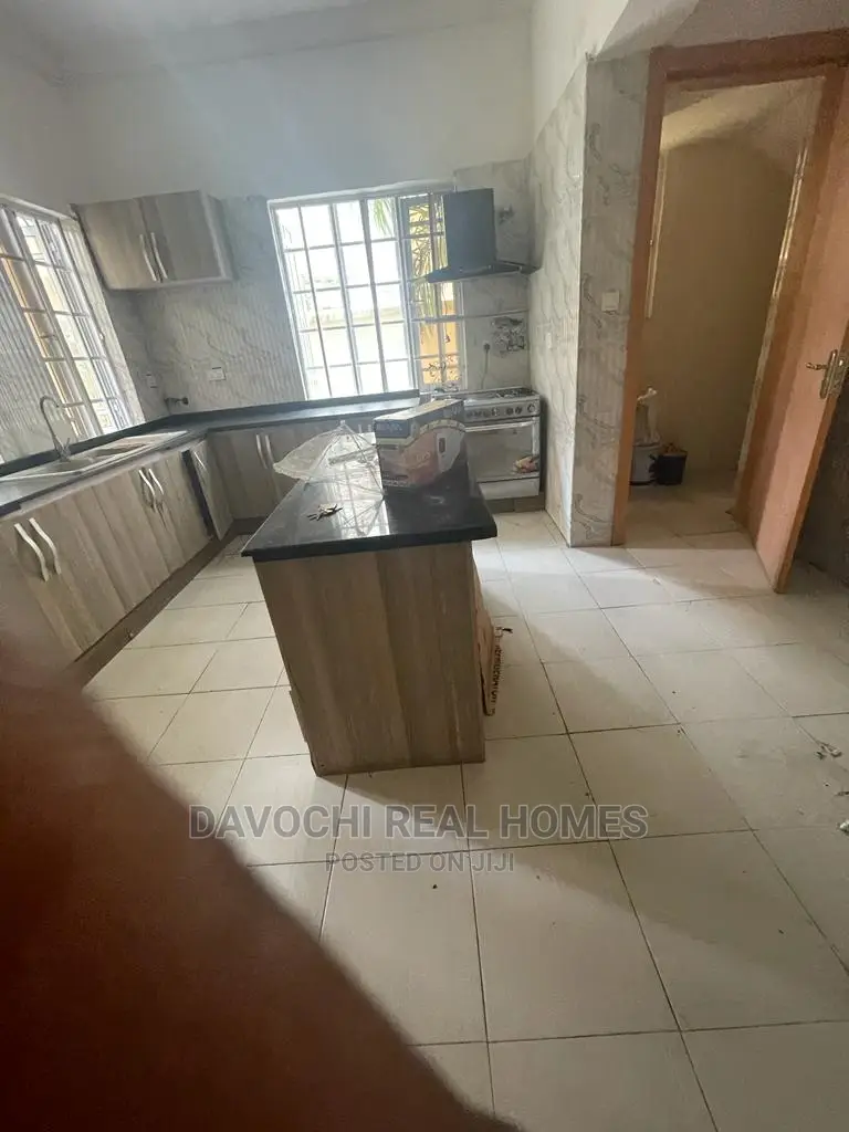 4bdrm Duplex in Cooplag Estate, Chevron for sale