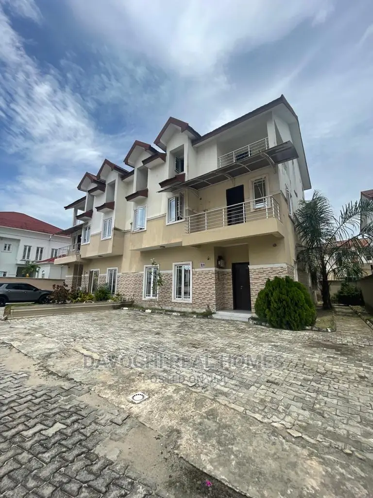 4bdrm Duplex in Cooplag Estate, Chevron for sale