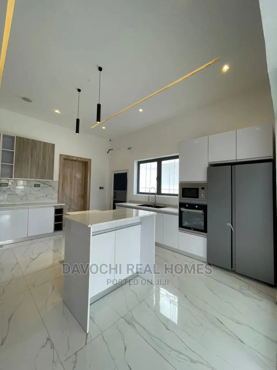 4bdrm Duplex in Osapa London for Sale