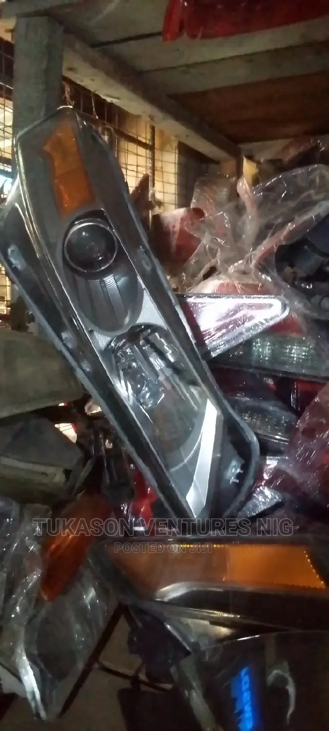 Headlight 2010 Acura Tl