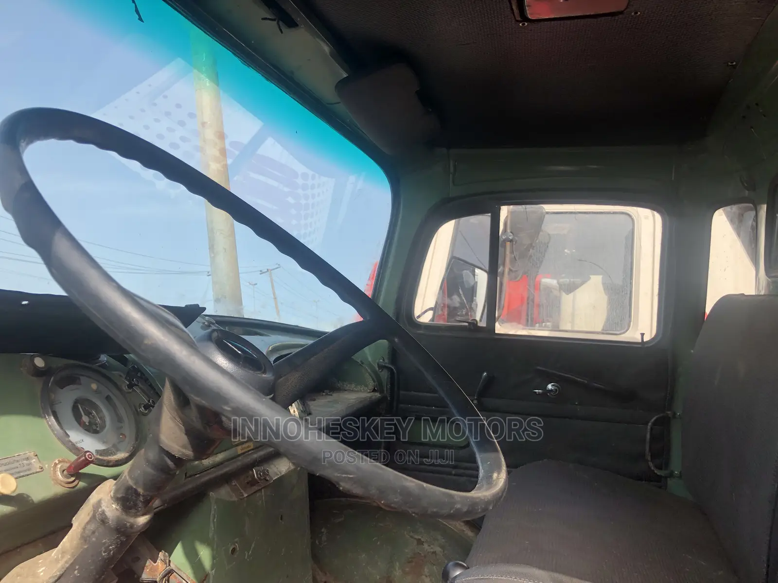Mercedes Benz 911 Tipper 2000 Red