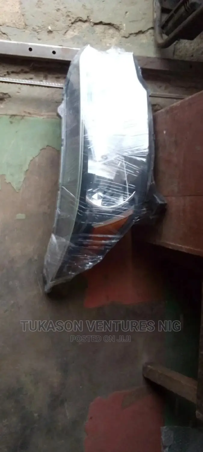 Headlight 2013 Honda CR-V