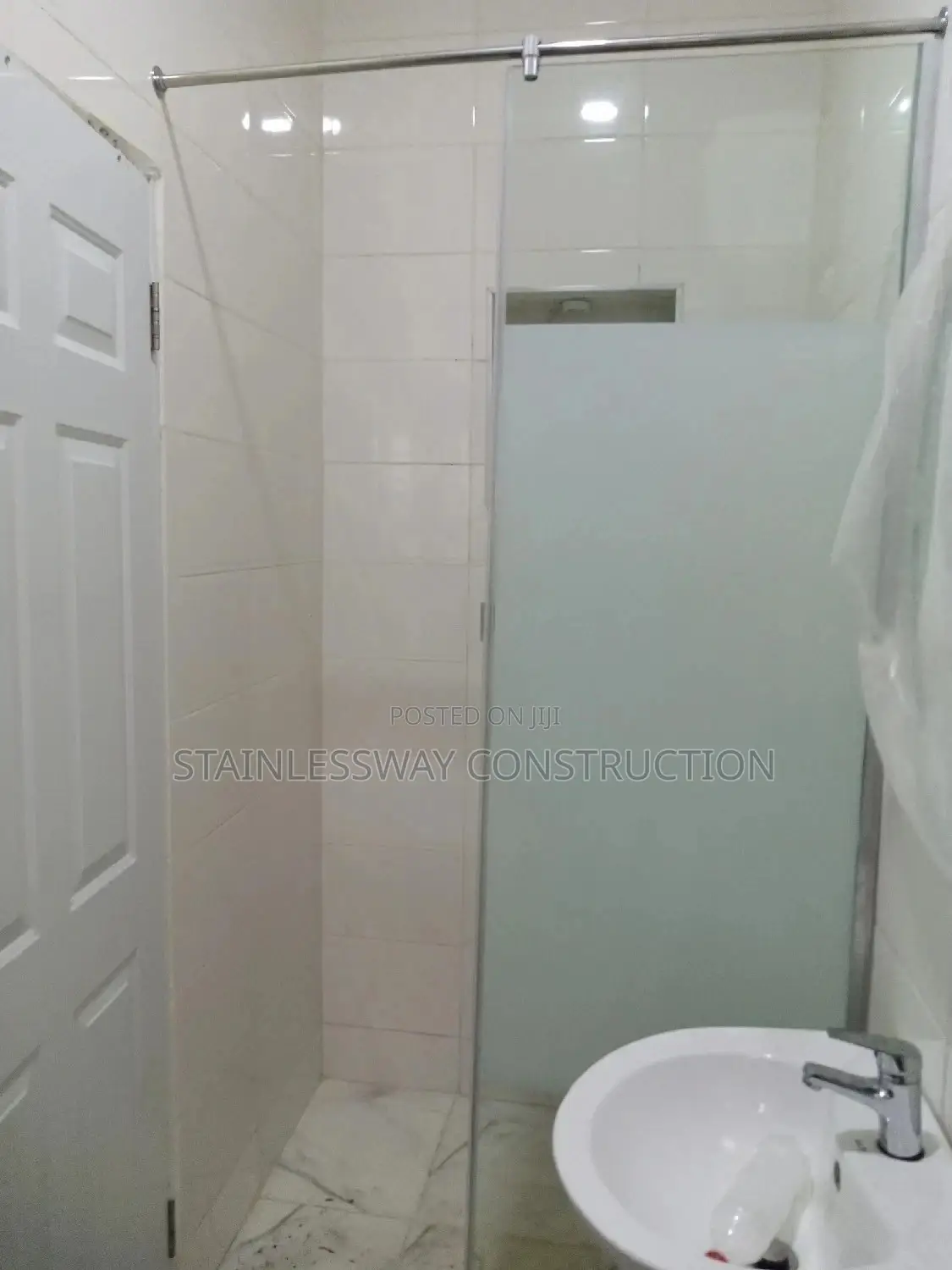 Shower Cubicle (Fix Light)