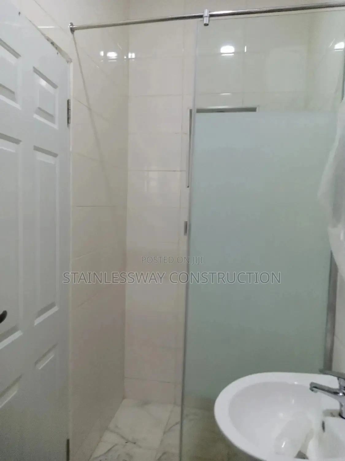 Shower Cubicle (Fix Light)