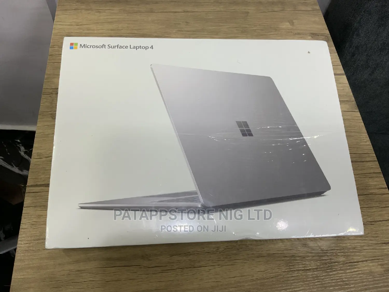 New Laptop Microsoft Surface Laptop 8GB AMD Ryzen SSD 256GB