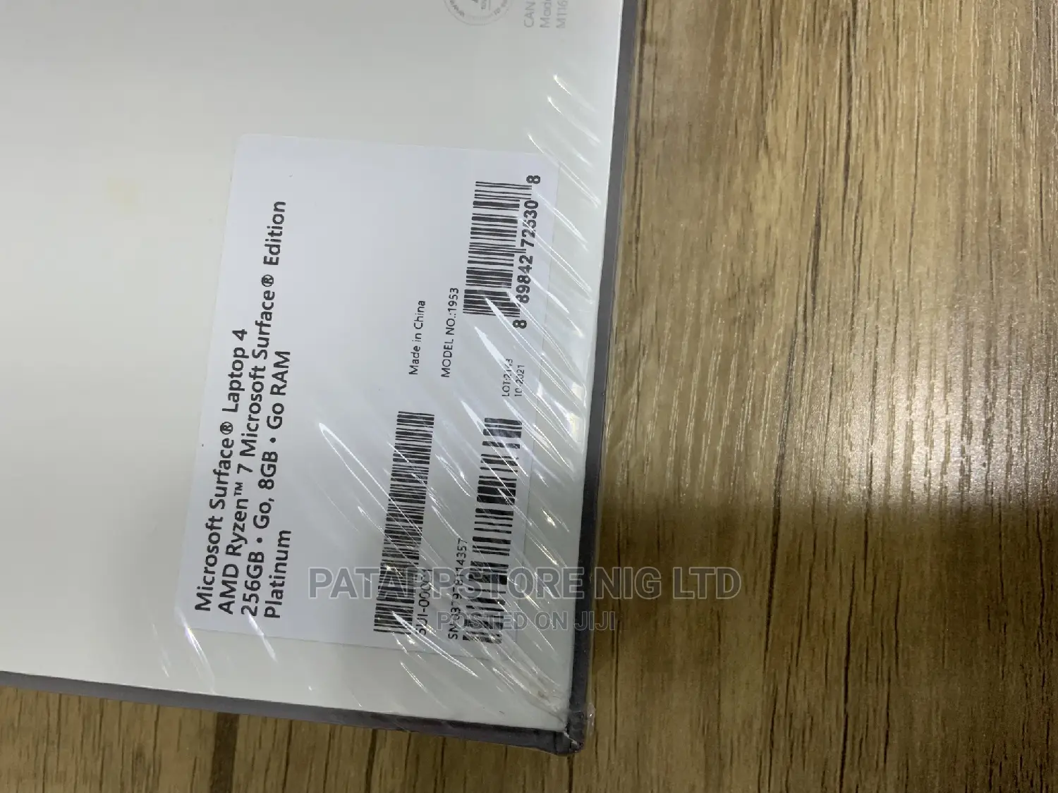New Laptop Microsoft Surface Laptop 8GB AMD Ryzen SSD 256GB