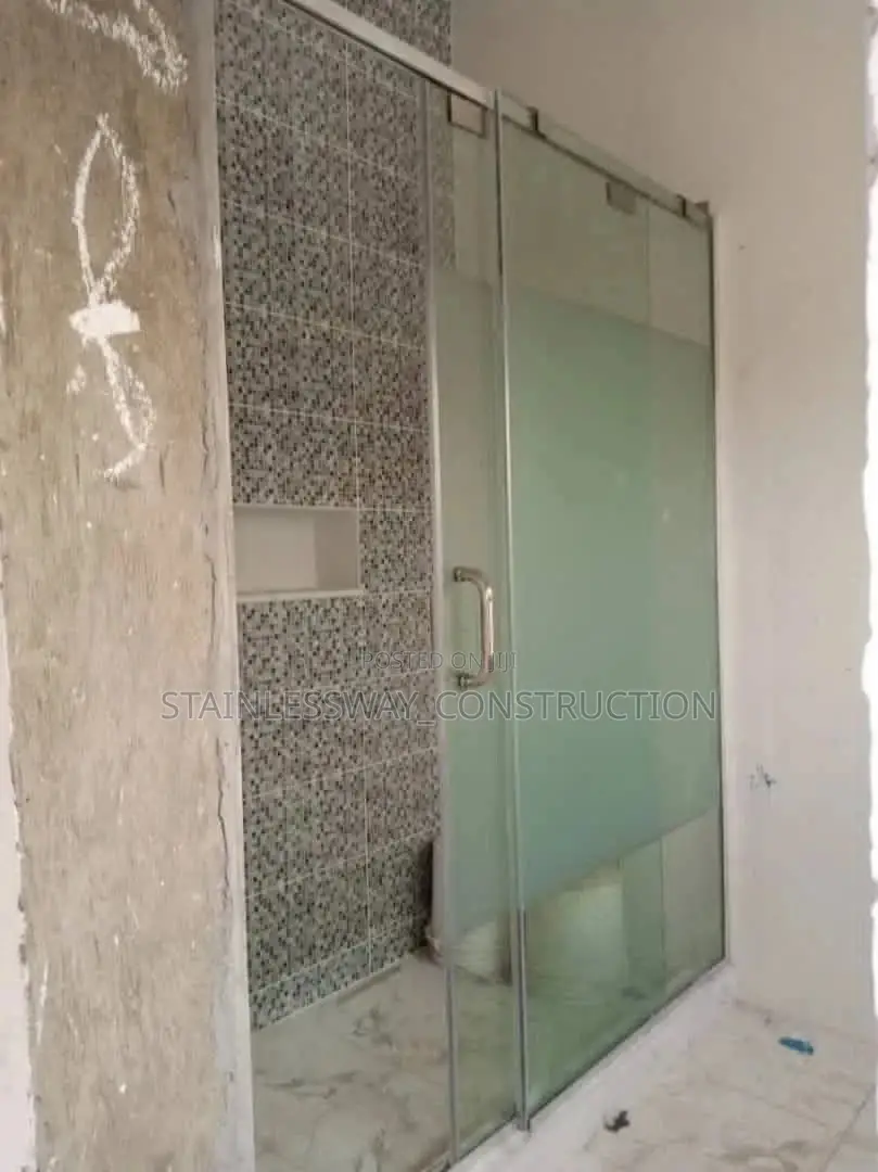 Shower Cubicle (Open)