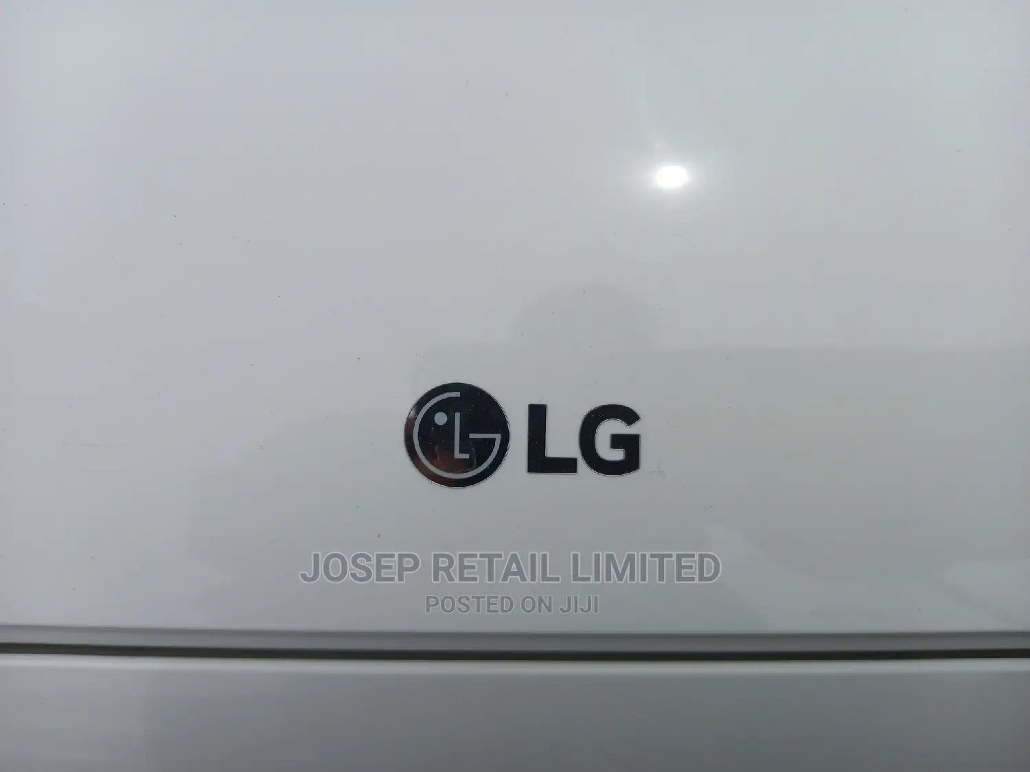 New 1.5HP LG Smart Dual Inverter Ac With Gas and Kit
