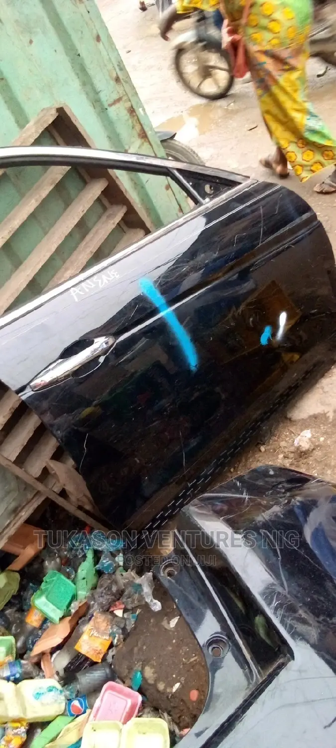 Door Crosstour 2010 Model