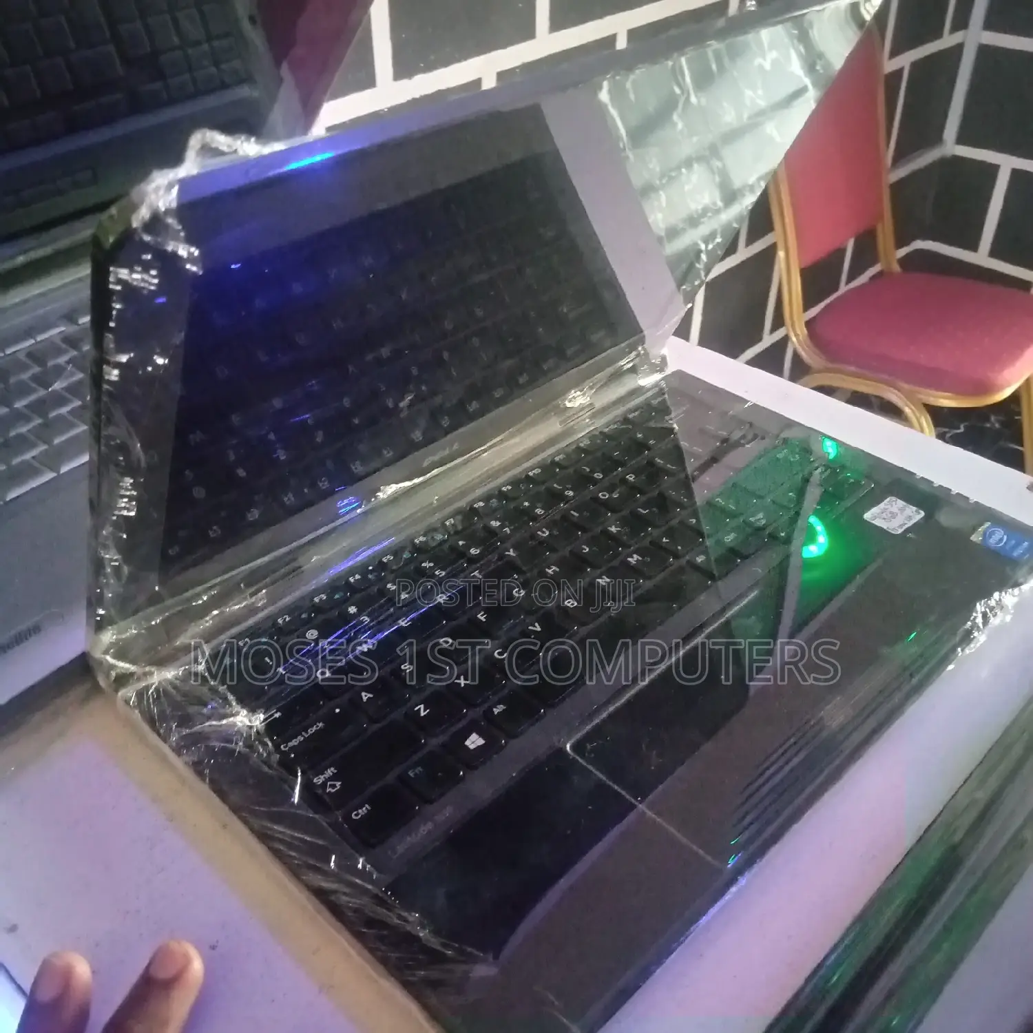 New Laptop Dell 8GB Intel SSD 160GB