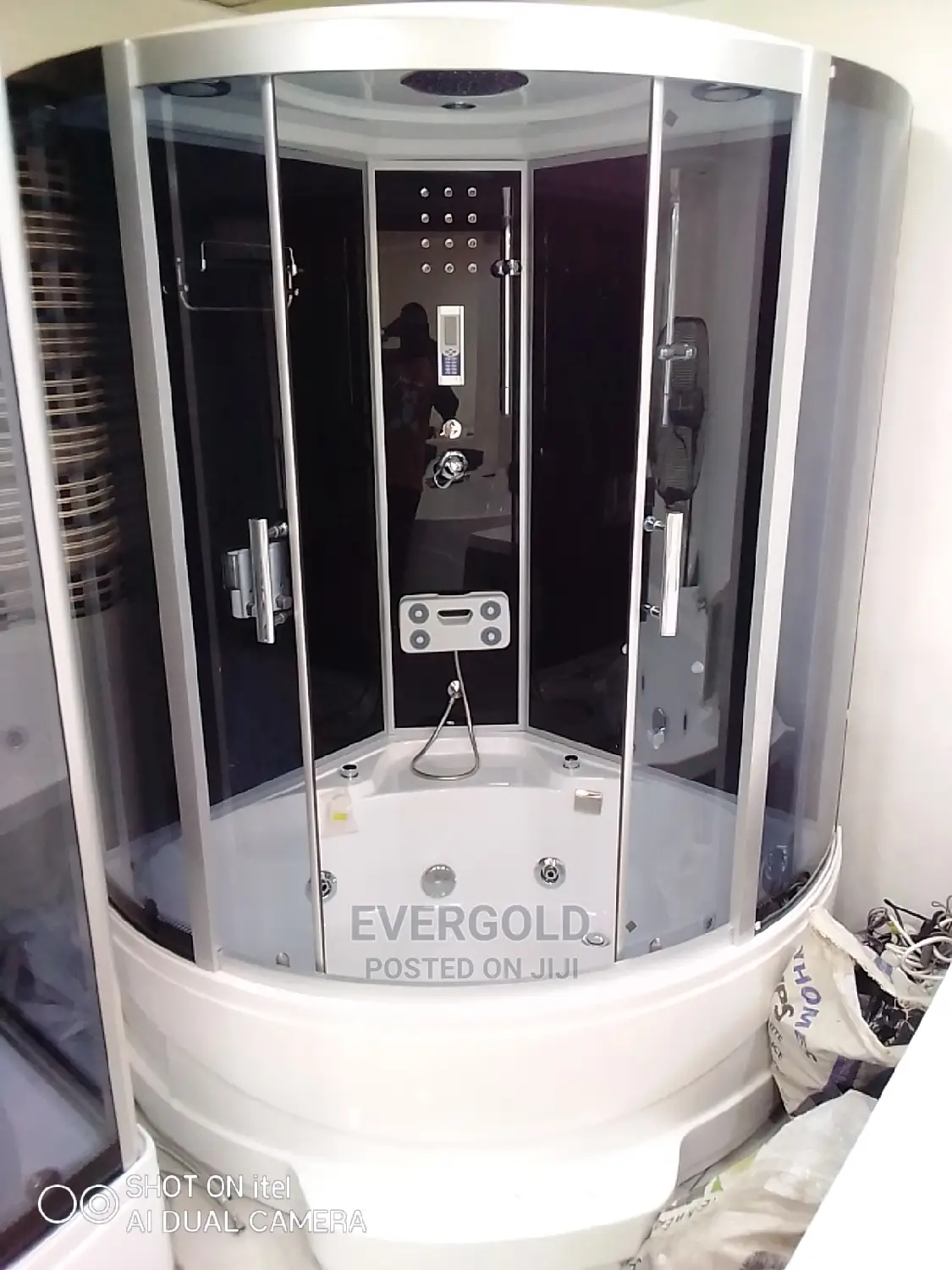 150×150 Steam Shower Room With Jacuzzi Available
