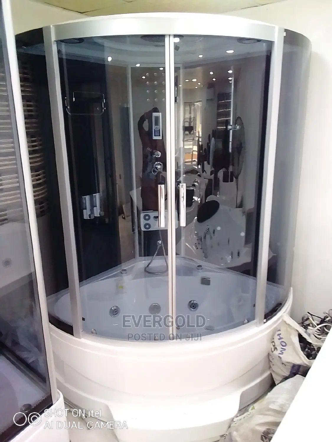 150×150 Steam Shower Room With Jacuzzi Available