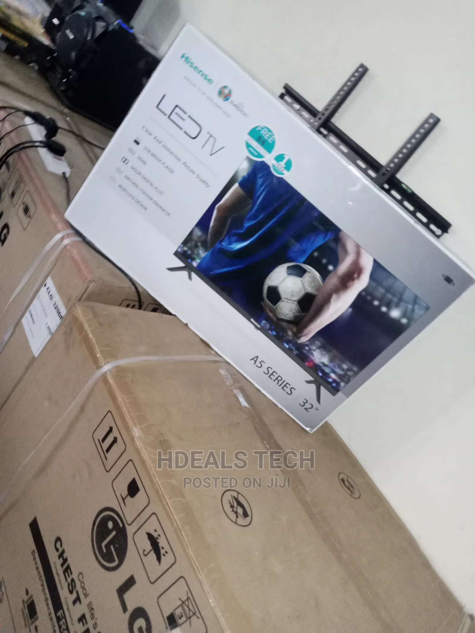 Hisense 32 Led With a Free Wall Hanger