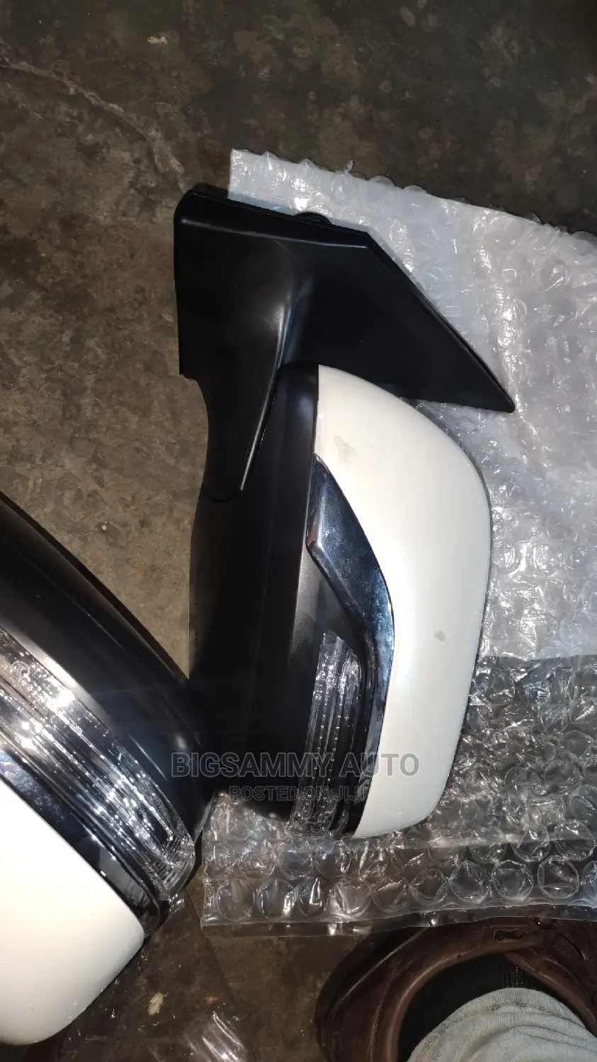 Landcruiser and LX 570 Side Mirror