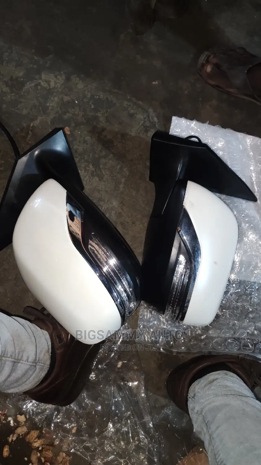 Landcruiser and LX 570 Side Mirror