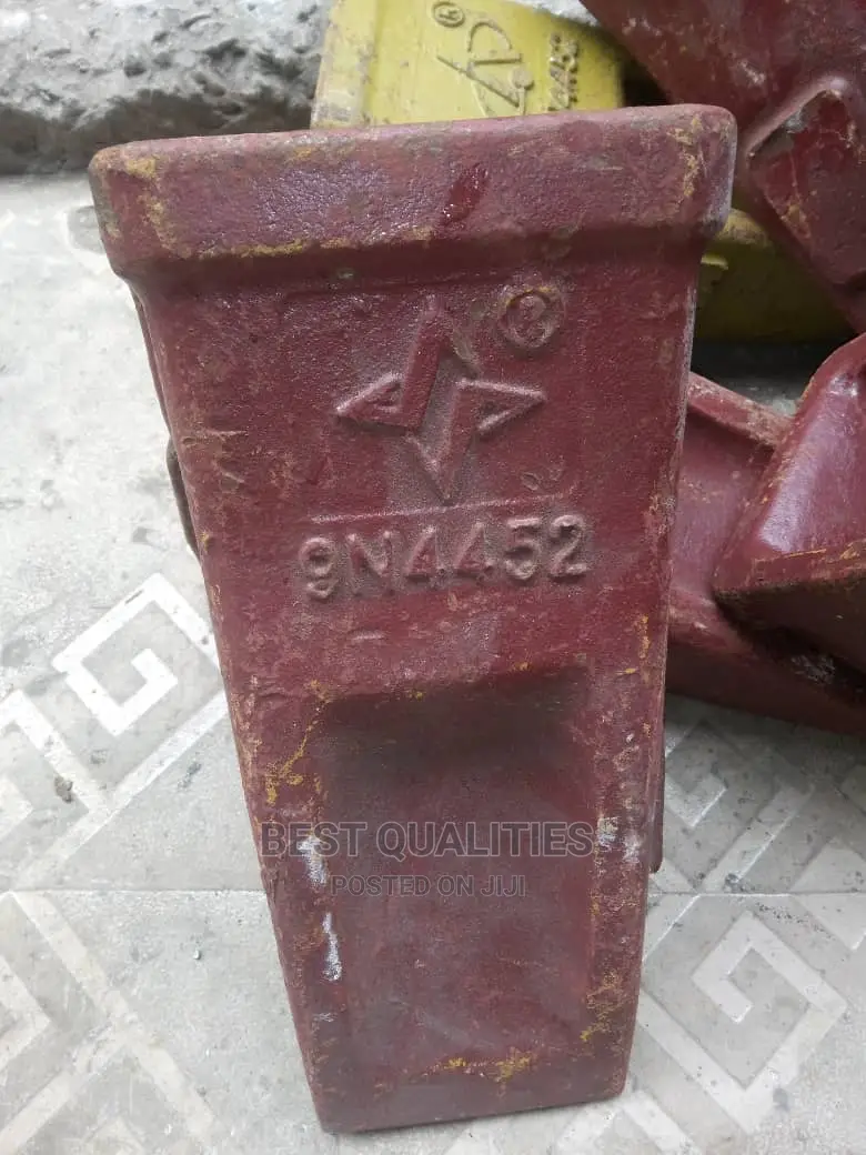 9W8452 (9W4452) Caterpillar Bucket Teeth