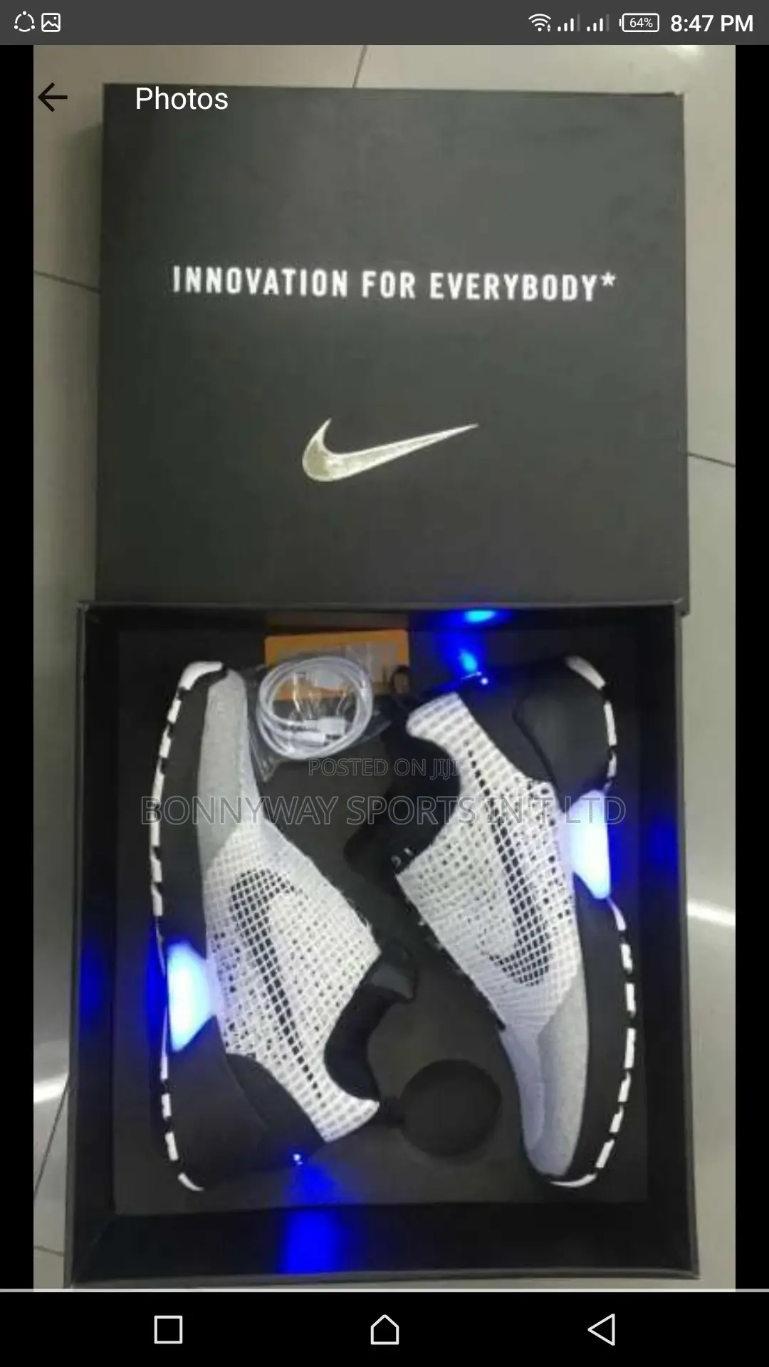 Nike Jugging Made Easier With Nike Jugging Canvas With Caution Light