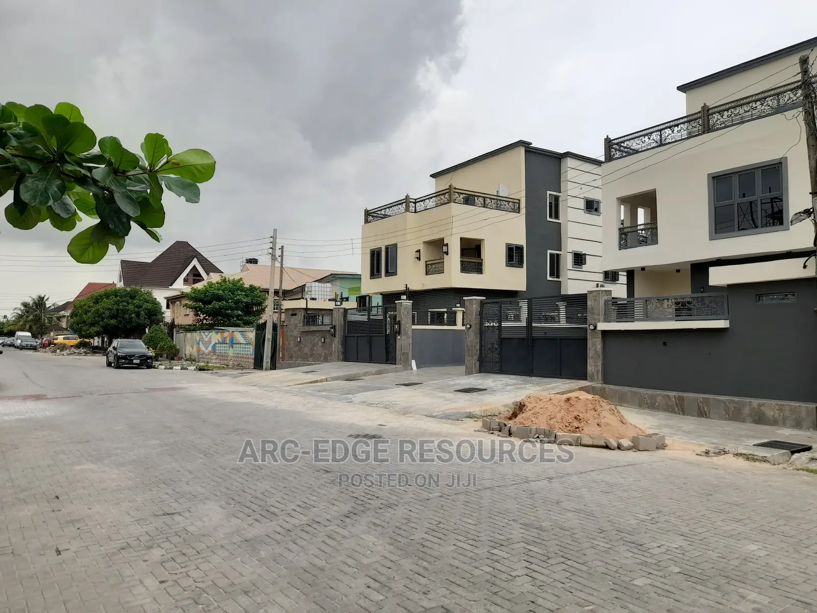 5bdrm Duplex in Apple Junction for sale