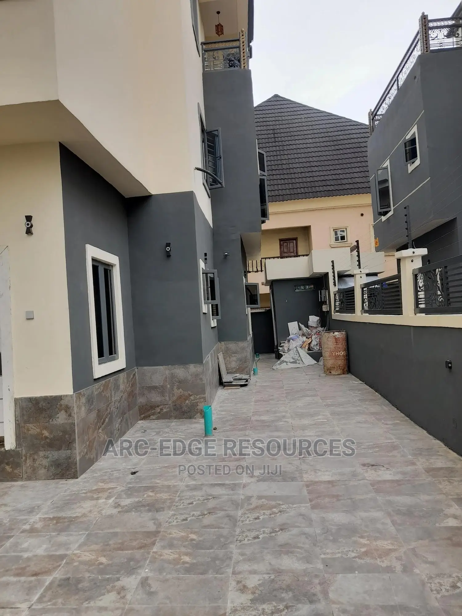 5bdrm Duplex in Apple Junction for sale