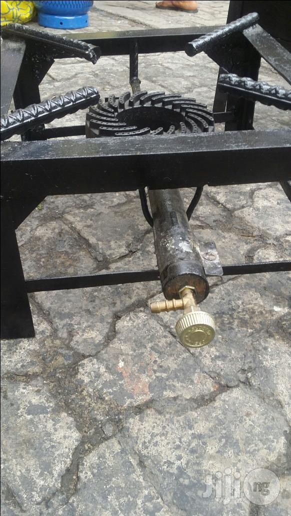 Smallest Plain Gas Cooker With Regulector And One Fit Italian Host