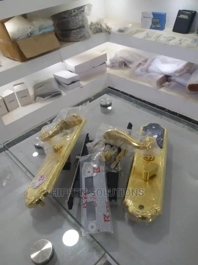 Battery Powdered Golden Edge Card Lock System