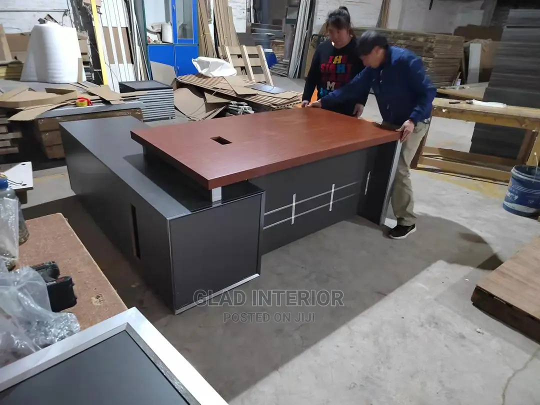 Quality Executive Wooden Office Table With Drawers.